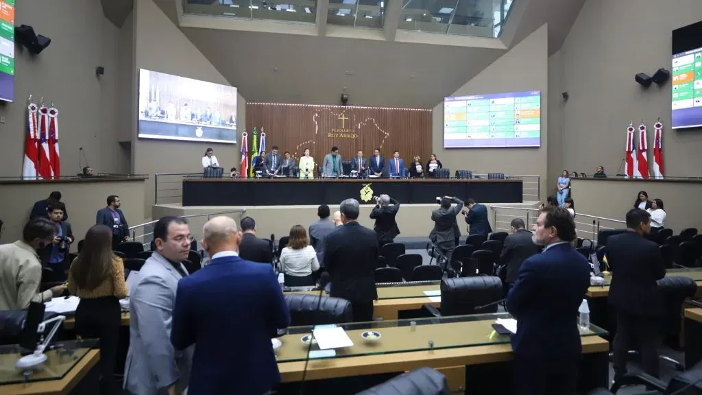 Deputados durante sessão da Assembleia Legislativa do Amazonas